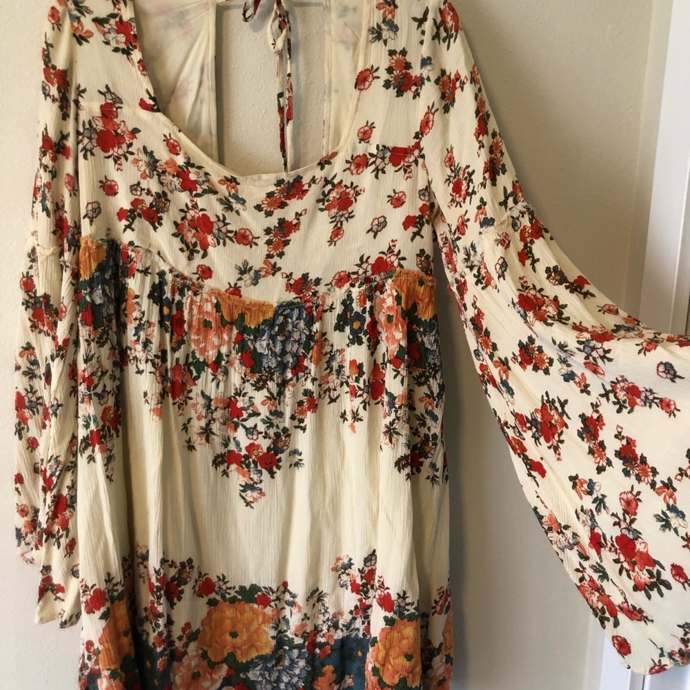 Free People Bell Sleeve Boho Floral Dress🌻